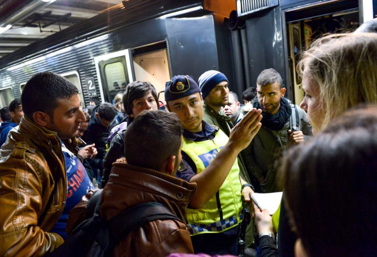Švédi pri povoleniach na pobyt migrantov evidujú podvody. Reč je aj o falošných pracovných zmluvách