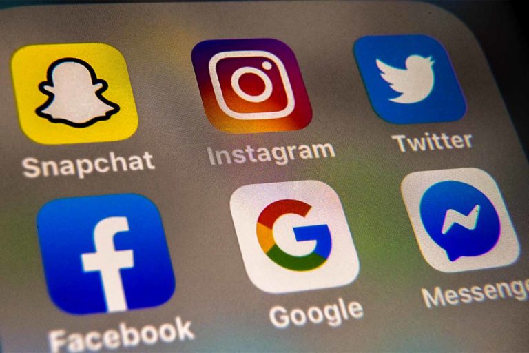 Cenzúra v Amerike. Ako úrady tlačia na Facebook a Twitter