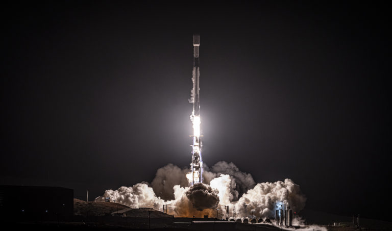 Raketa Falcon spoločnosti Space-X vyniesla na obežnú dráhu 114 družíc