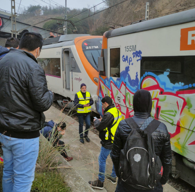 Španielsko: Pri zrážke vlakov v Katalánsku utrpelo zranenia 155 ľudí