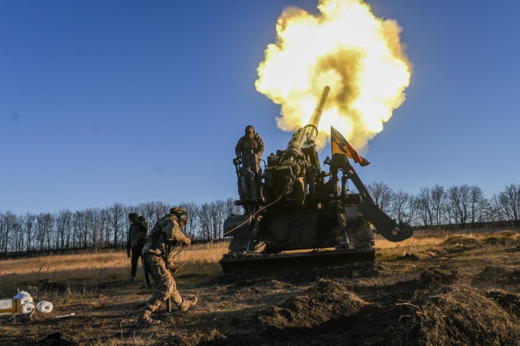 Ukrajine sa míňa munícia. NATO chce obnoviť továrne aj na Slovensku