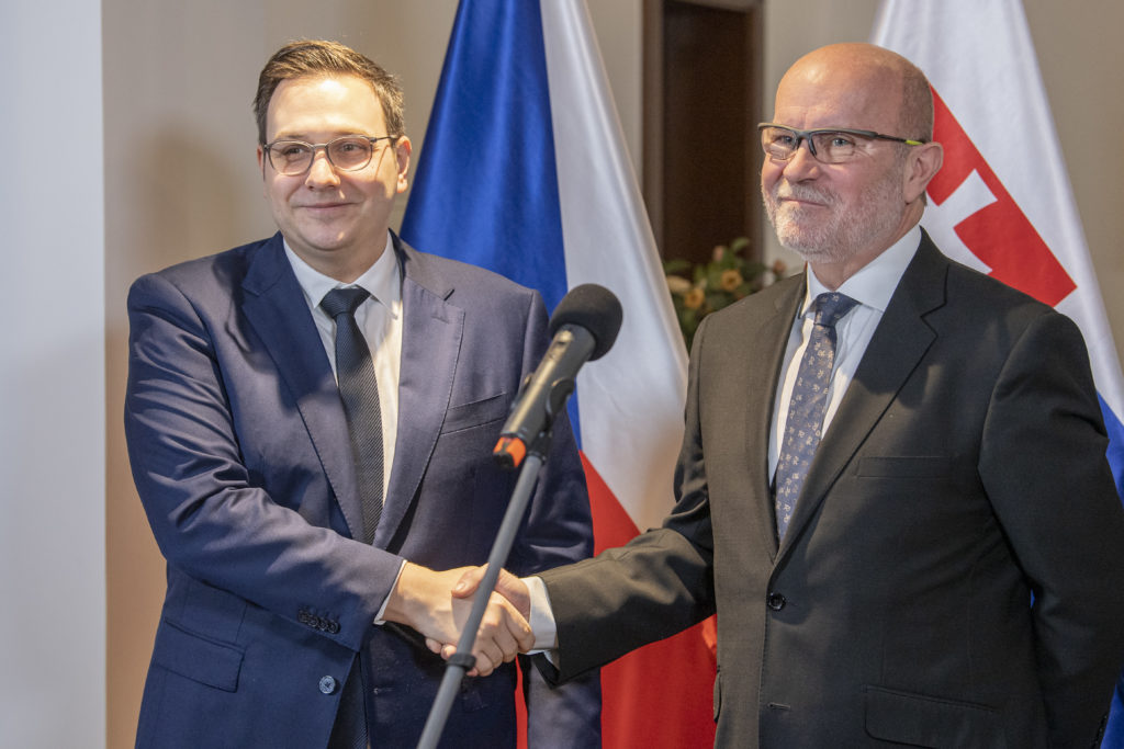 Je čas zintenzívniť spoluprácu SR a ČR, zhodli sa šéfovia diplomacií oboch  krajín