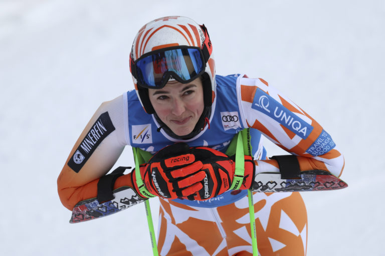 Lyžovanie: Dürrová triumfovala v slalome, Vlhová 13.