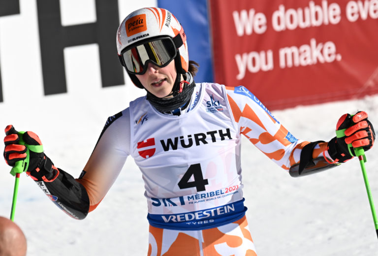 Petra Vlhová nedokončila v záverečných pretekoch SP prvé kolo obráku, na čele Shiffrinová