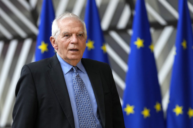 Borrell: Putin môže byť „okamžite“ zatknutý v takmer 130 krajinách sveta