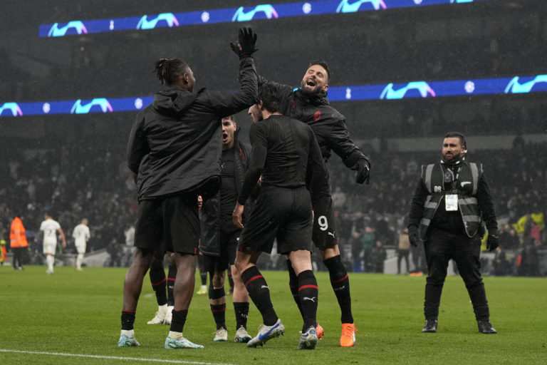 Liga majstrov: AC Miláno postúpilo cez Tottenham do štvrťfinále. Giroud: „Ukázali sme guráž a kvalitu“