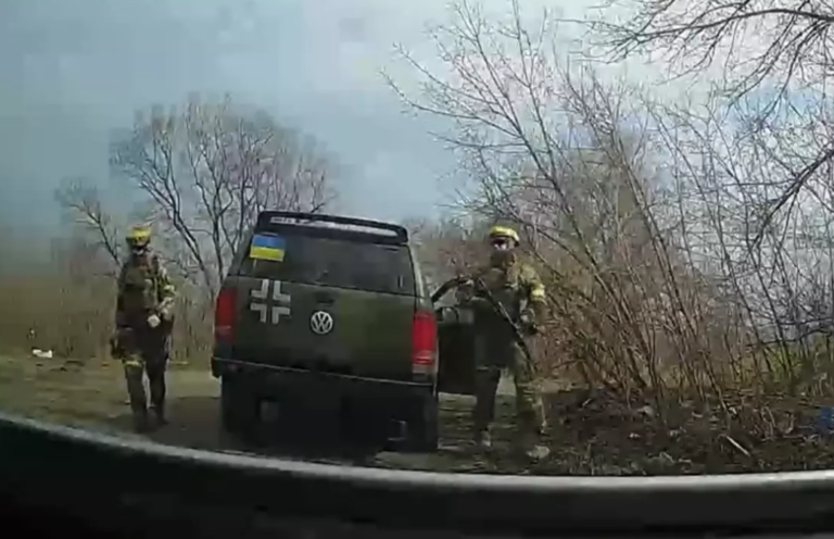Zinscenované video s ukrajinskými nacistami šírilo aj ruské ministerstvo. Zmazalo ho bez vysvetlenia