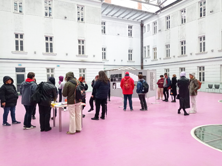 Odovzdajte fotky, tlačili na novinára organizátori a účastníci Kvír festivalu na Univerzite Komenského
