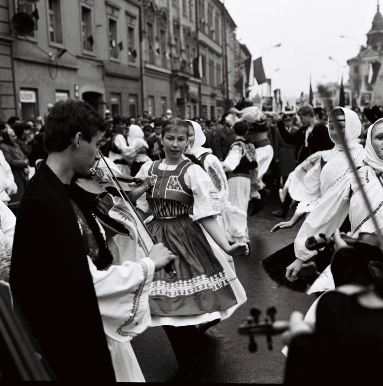 Prvé oslavy 1. mája boli na Slovensku už v 19. storočí. Tradícia má počiatky v Amerike aj v katolicizme