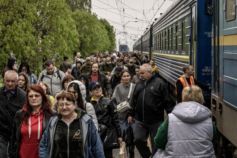 Vyše päť miliónov Ukrajincov sa vrátilo domov. Aj keď čakajú, že vojna bude trvať ešte roky