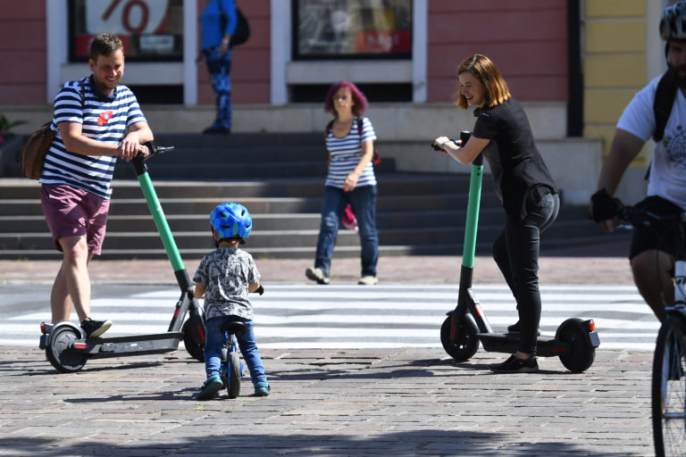 V roku 2024 budú električké kolobežky podľa stanovených kritérií podliehať povinnému zmluvnému poisteniu.