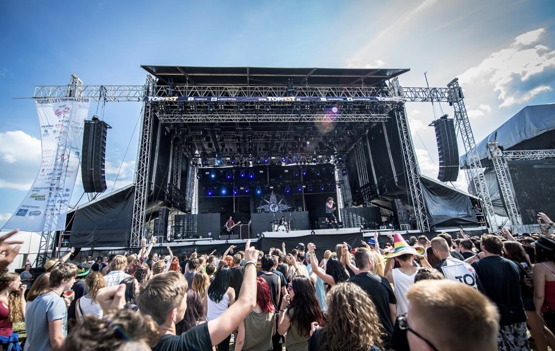 Rockovú žúrku zažije žilinské letisko