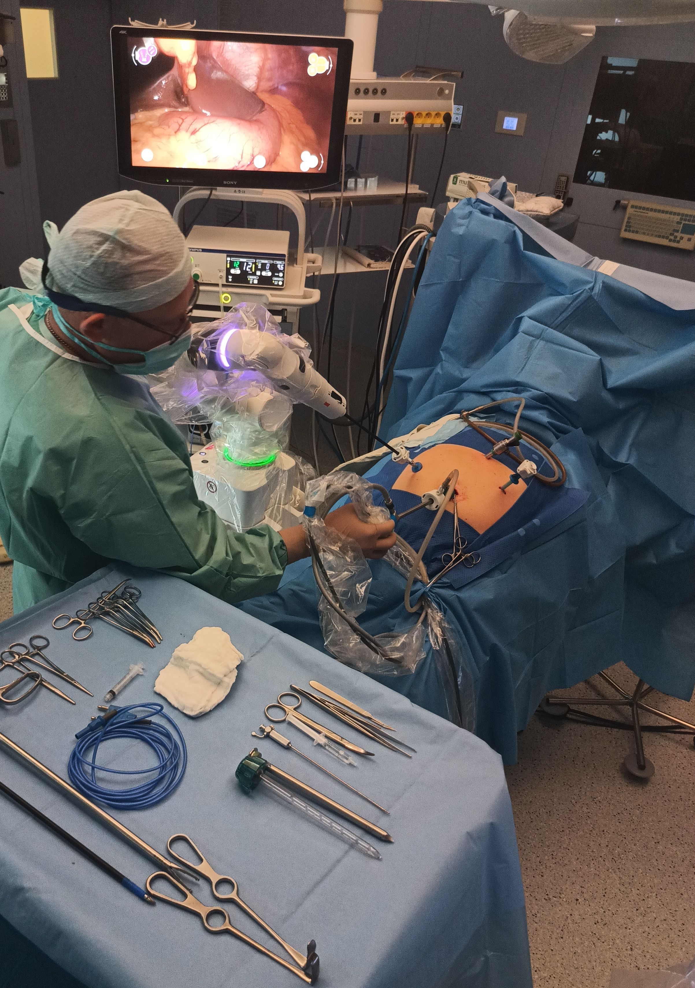 Nová doba. Tento robot vám spraví operáciu