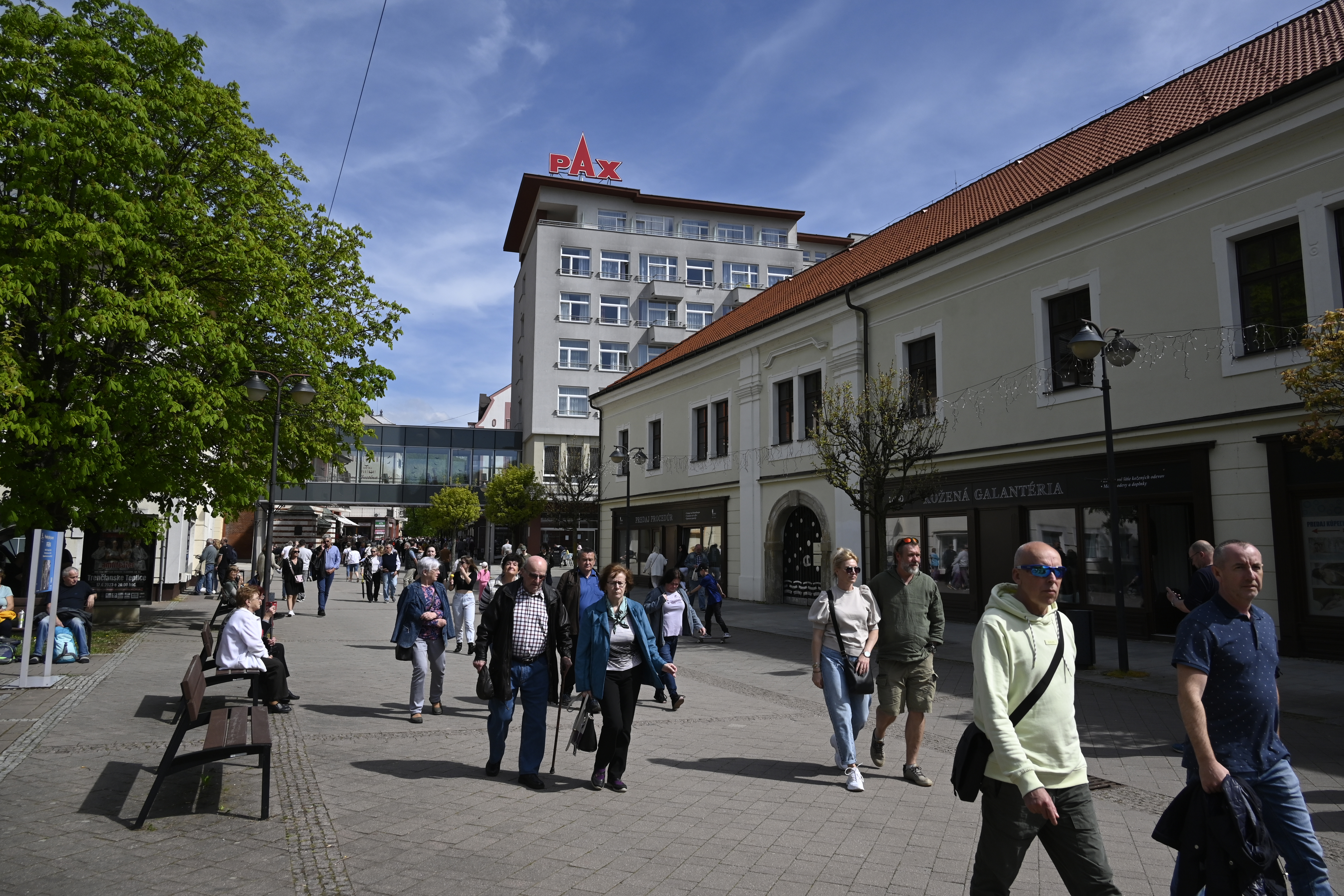 Slovenskej armáde dôveruje najviac opýtaných občanov. Podľa prieskumu najmenej veria vláde