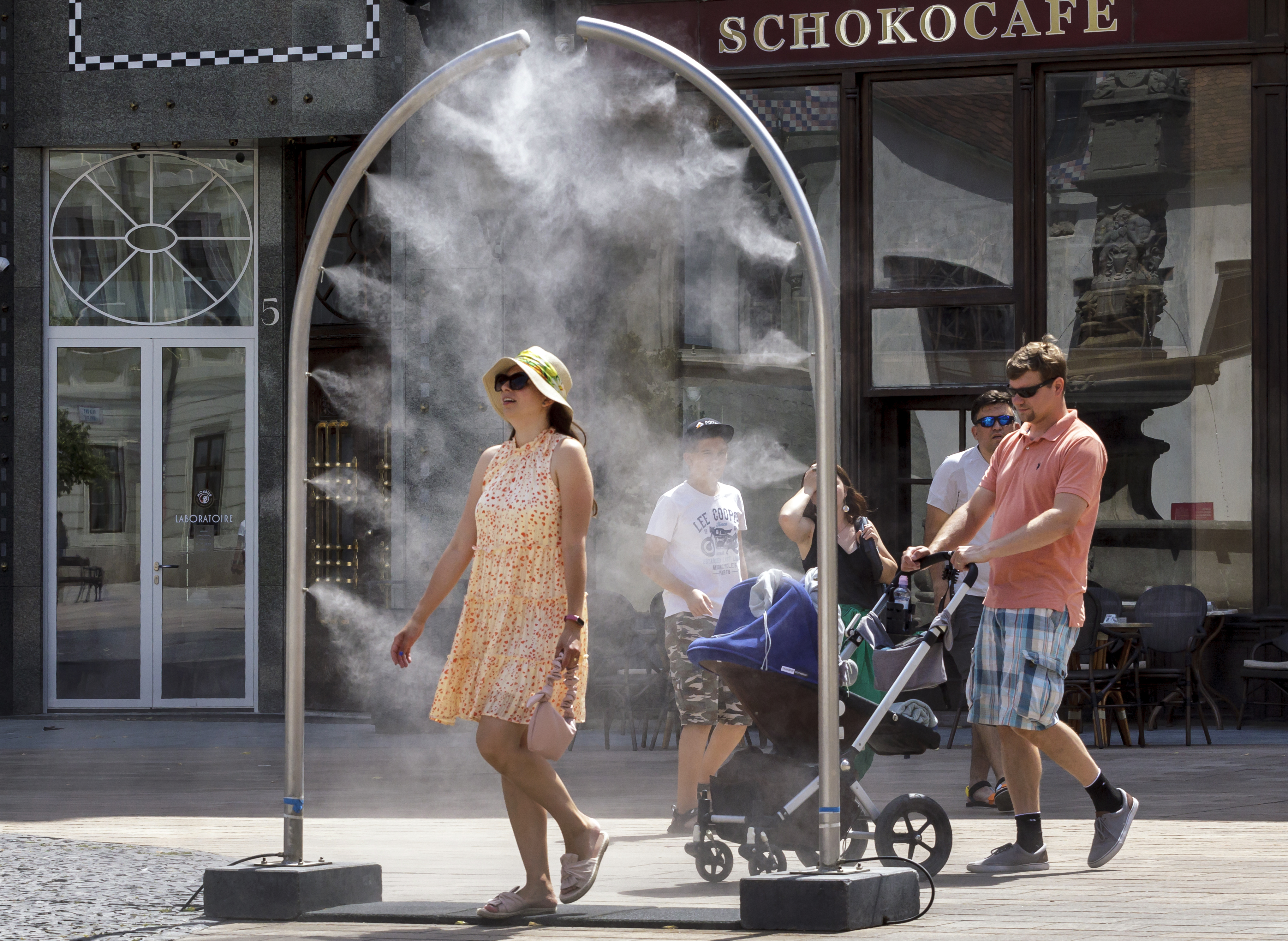 Toto nás dnes čaká: Udrú silné búrky, ktoré ukončia horúčavy