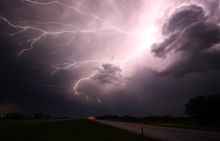 Aktualizované: Meteorológovia varujú pred búrkami. Popoludní môžu zasiahnuť viaceré oblasti krajiny. Foto: Pixabay