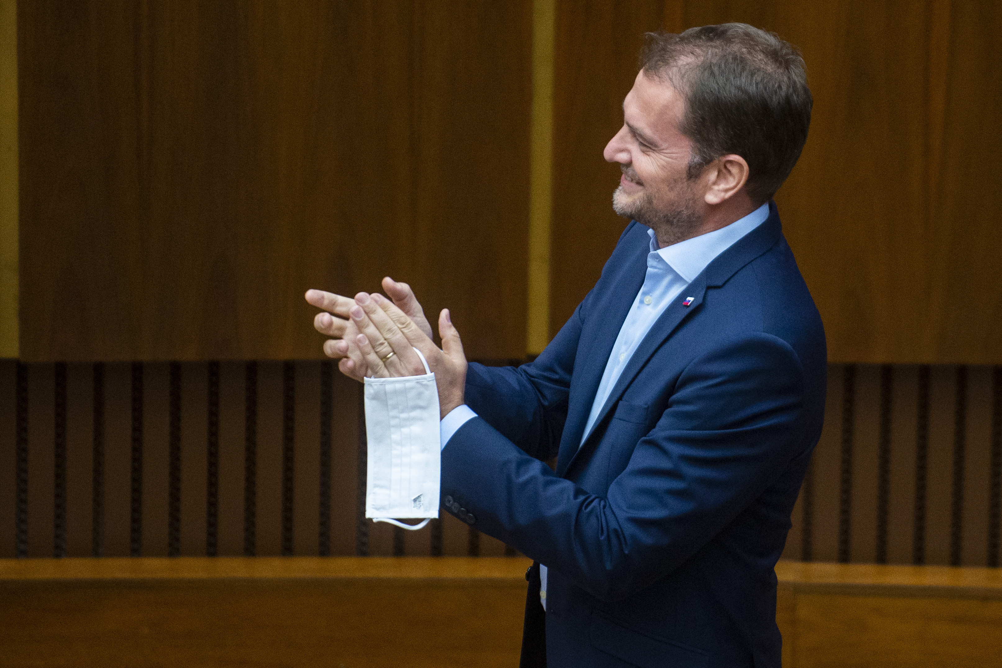 Progresívci a SaS s mafiou povalili vládu. Na protesty pozvite aj nás, vyhlásil Matovič