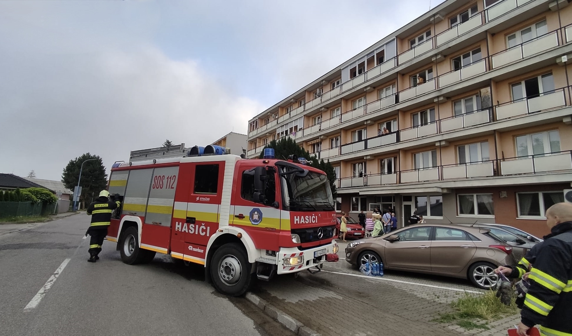 Pri požiari bytu prišiel o život 50-ročný muž z Dubnice nad Váhom
