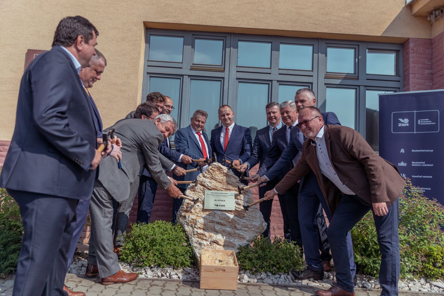 Elektrifikácia železničnej trate spôsobí výrazné obmedzenia: Na výluku sa musia pripraviť Humenné, Snina aj Medzilaborce