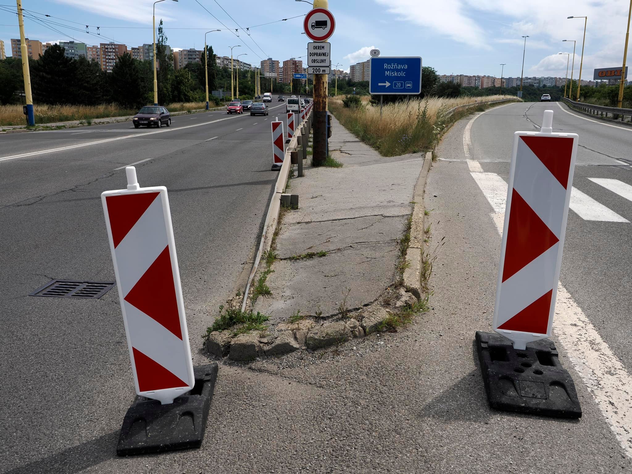 Rekonštrukcia chodníka na Hlinkovej pri Tescu za viac ako 116-tisíc eur prinesie zmeny v doprave