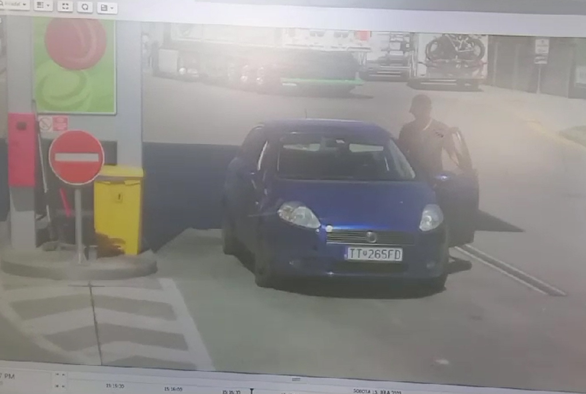 Pomôžte. Tento muž tankuje po celom Slovensku bez zaplatenia