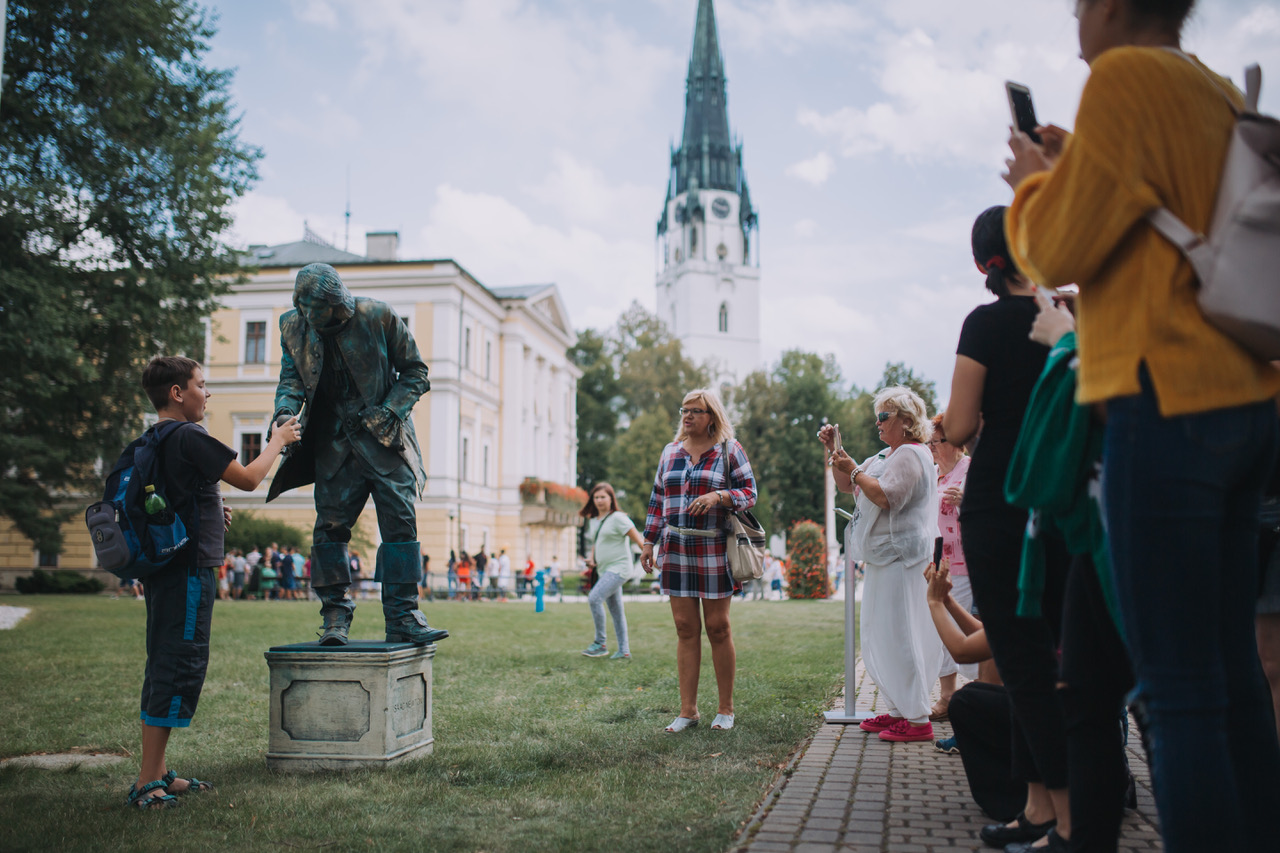 Po roku sa do Spišskej Novej Vsi vracajú živé sochy