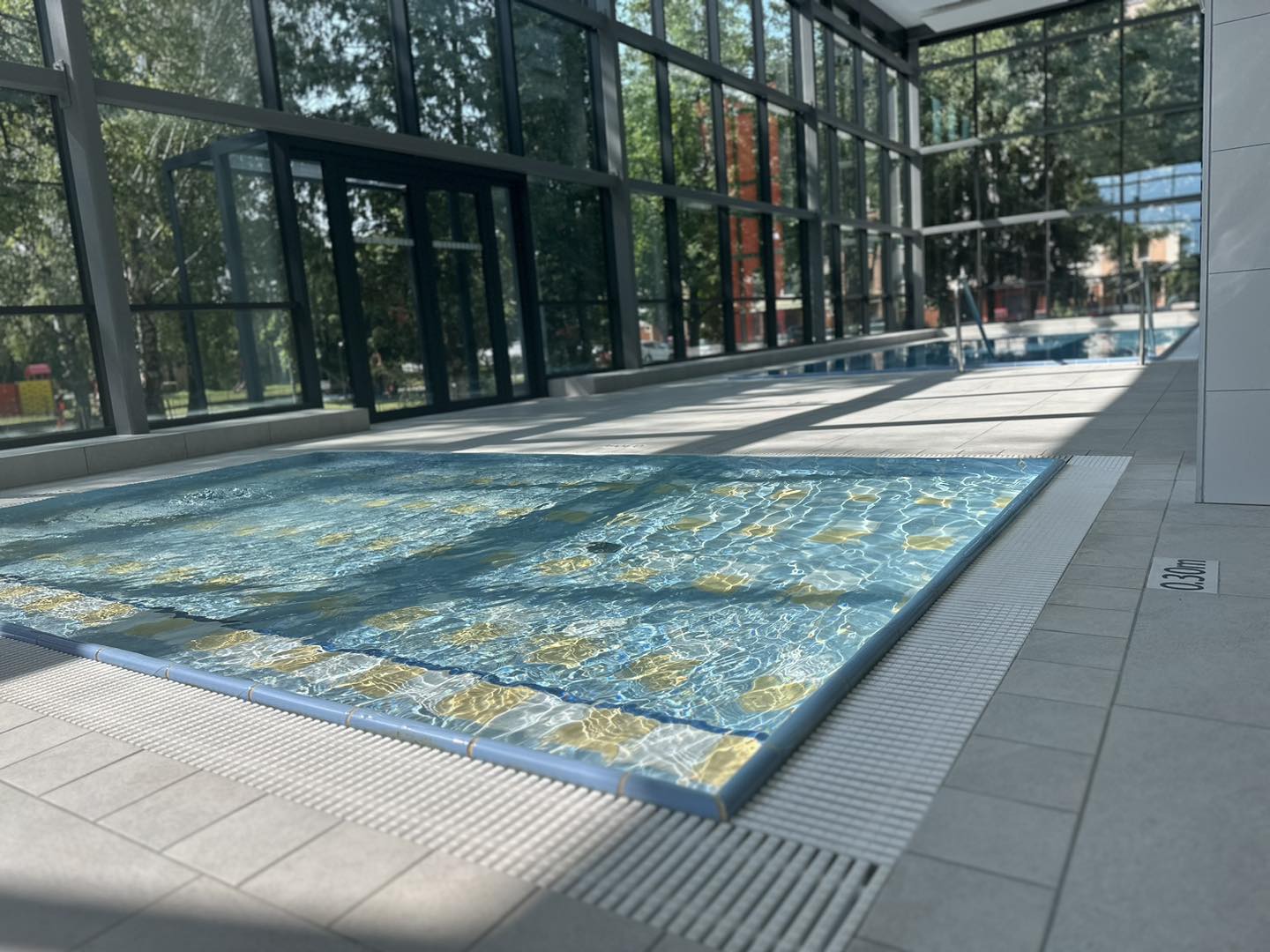 Michalovčania sa majú na čo tešiť: Vynovená plaváreň konečne otvorí svoje brány