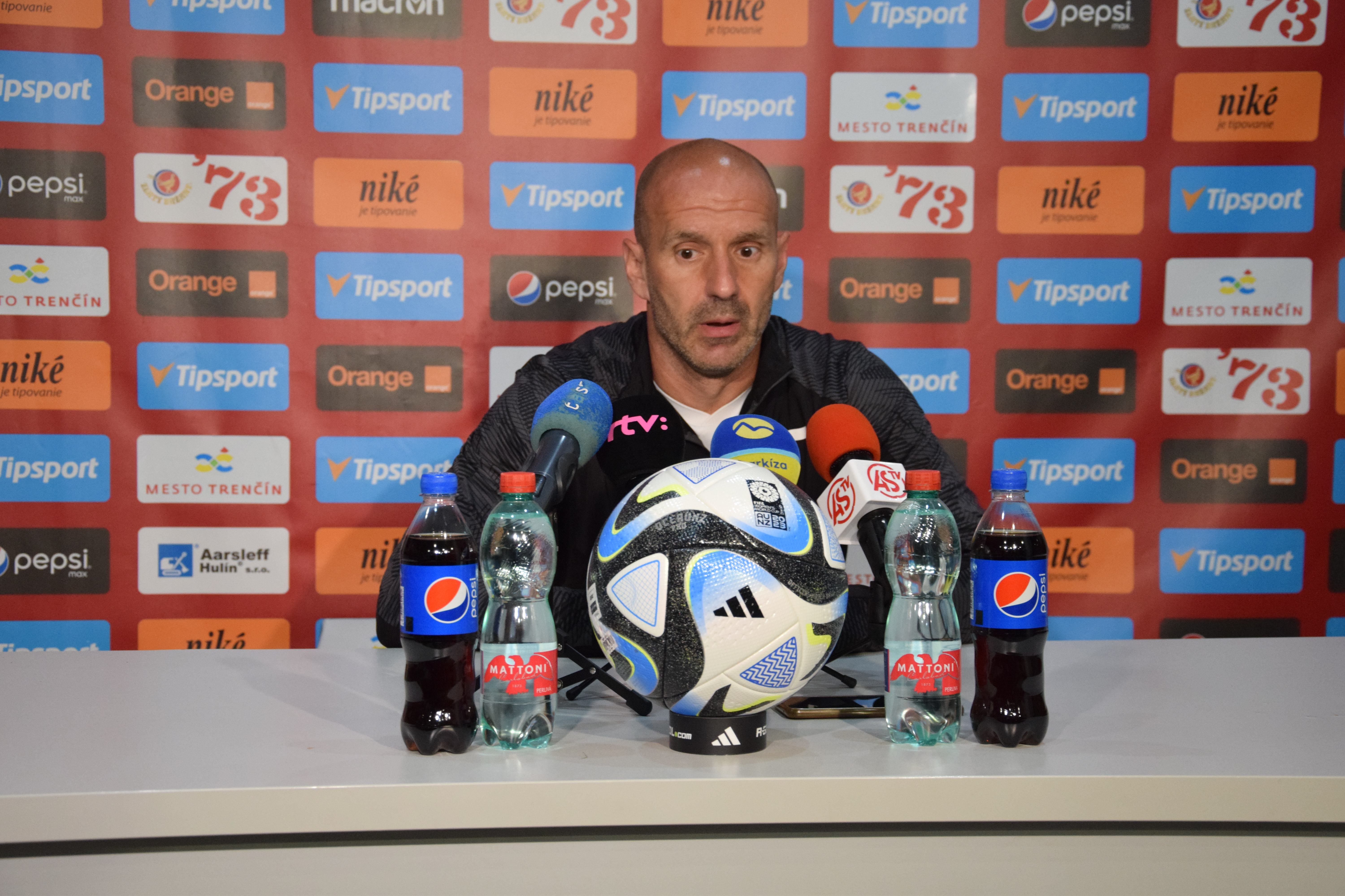 Trenčania nechcú byť fackovacím panákom, vedenie chce vidieť fanúšikov na novej tribúne