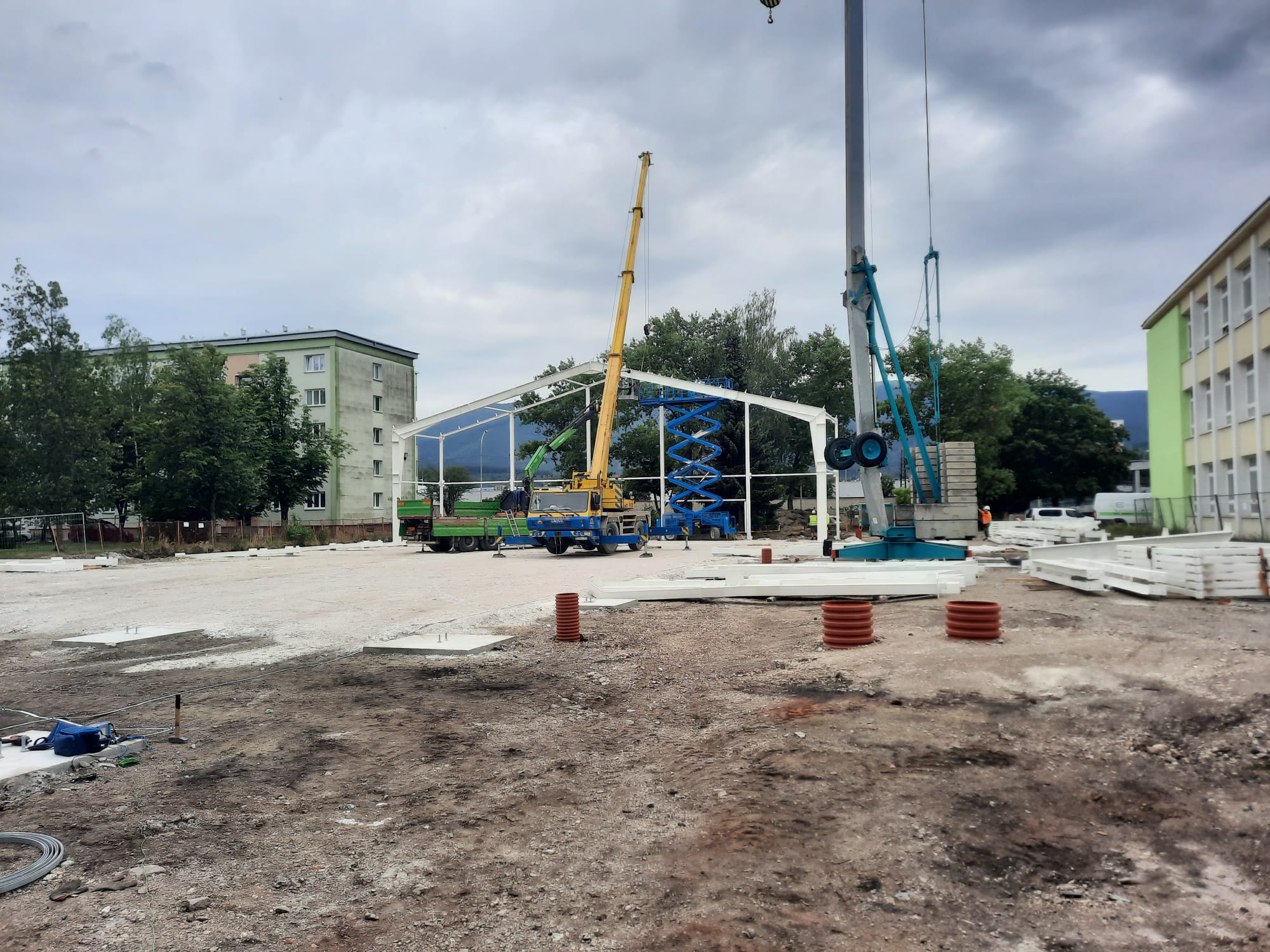 Stavba multifunkčnej športovej haly pokračuje. Vieme, kedy ju dokončia