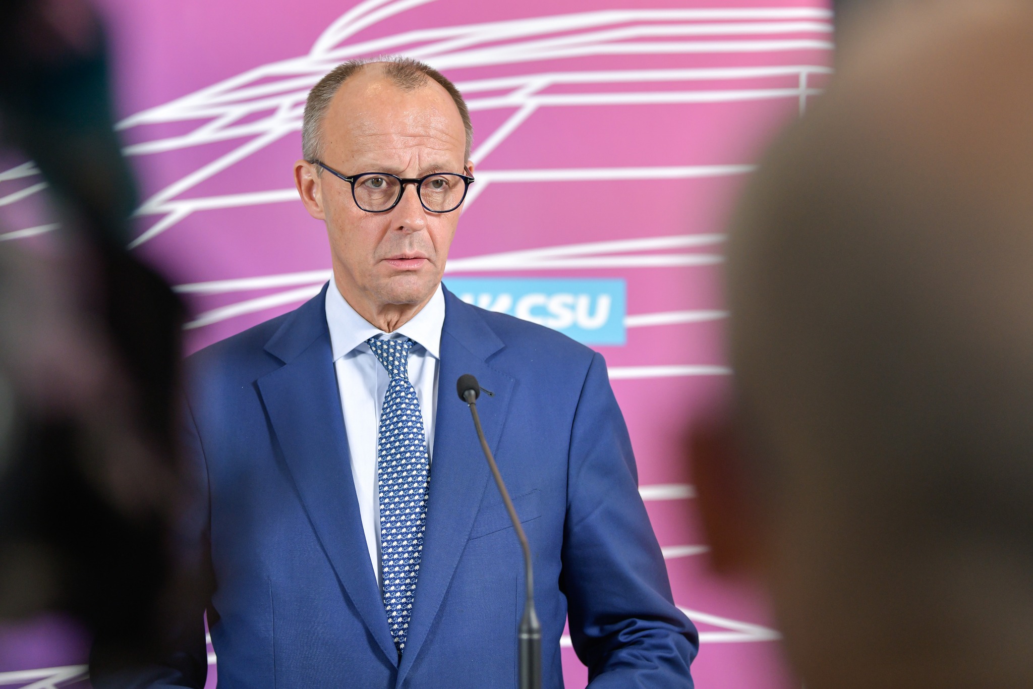 Šéf CDU Merz vo vzťahu k Alternatíve pre Nemecko naznačuje opatrnú zmenu. A za hlavného protivníka označuje Zelených