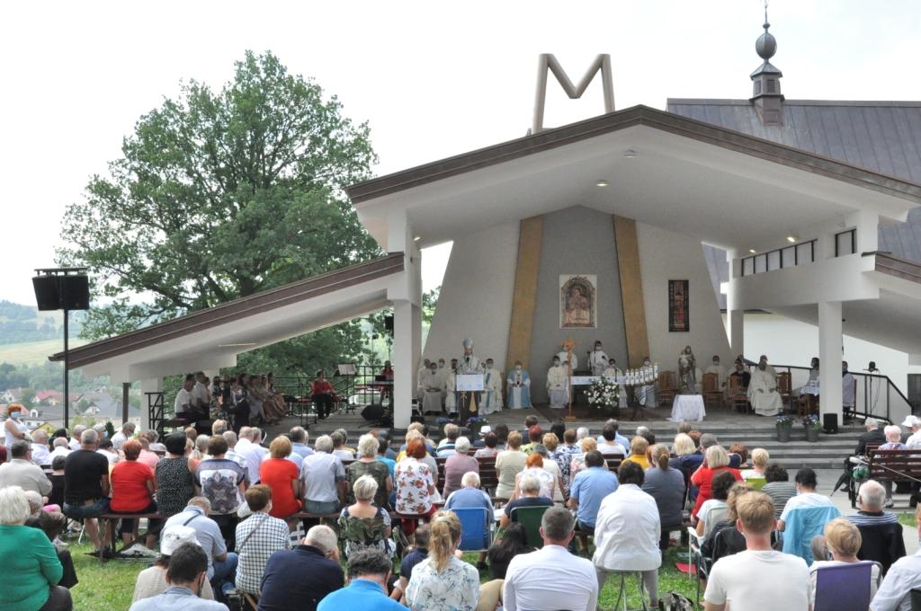 Púť v Gaboltove: Polícia upozorňuje na zlodejov a parkovanie