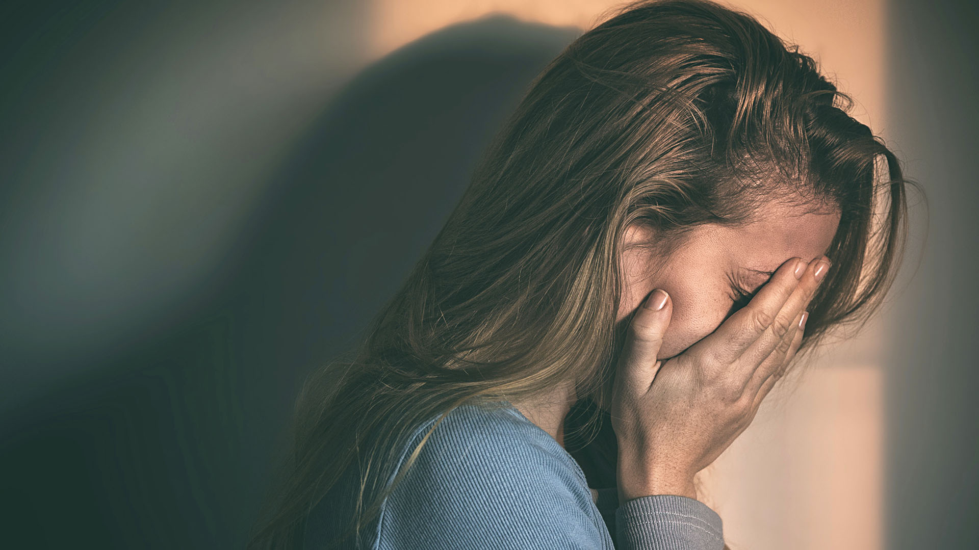 Mladí ľudia trpiaci depresiou sa často cítia osamelí a izolovaní