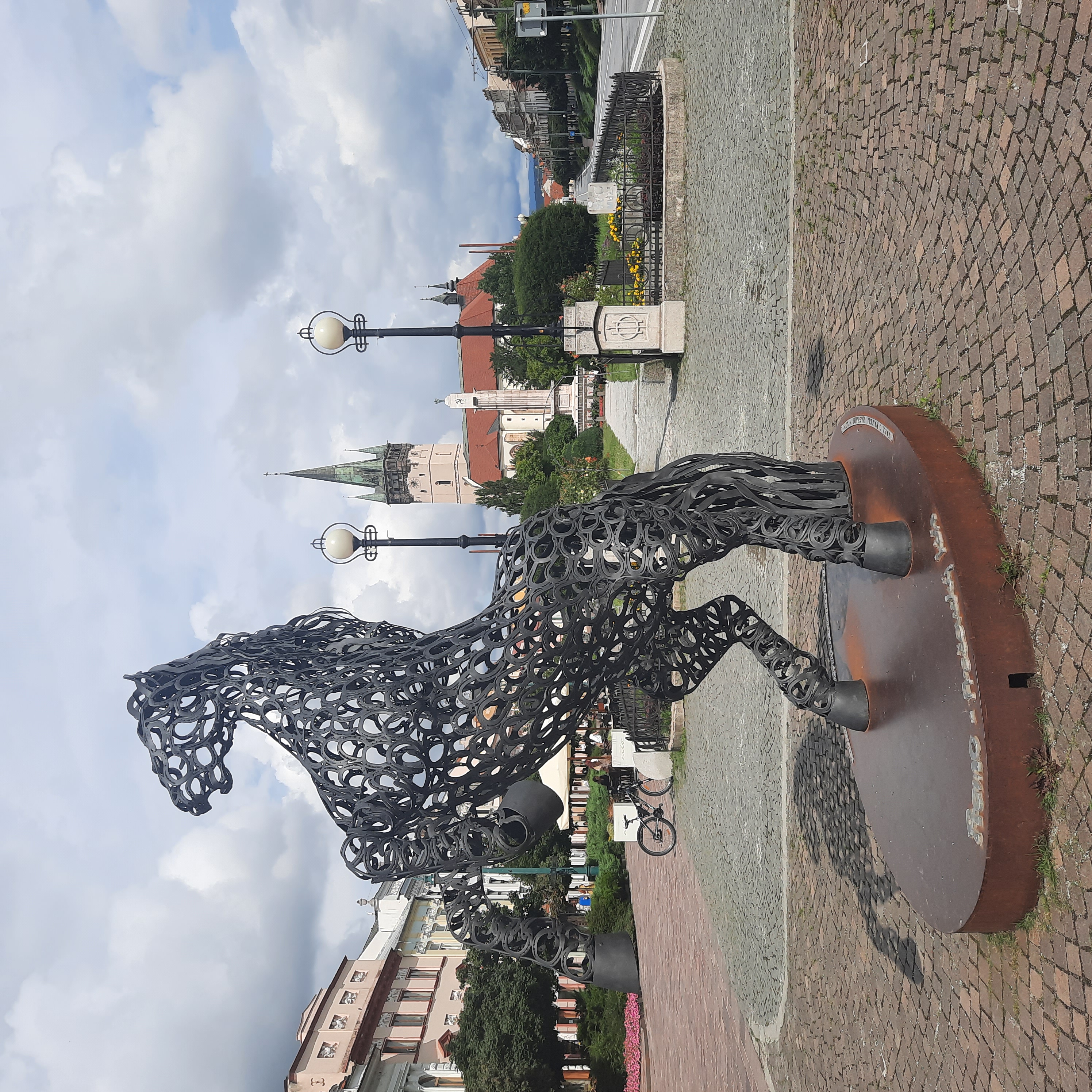 Symboly Koňarov sú východniarom dobre známe. Kde ich v Prešove môžete nájsť?