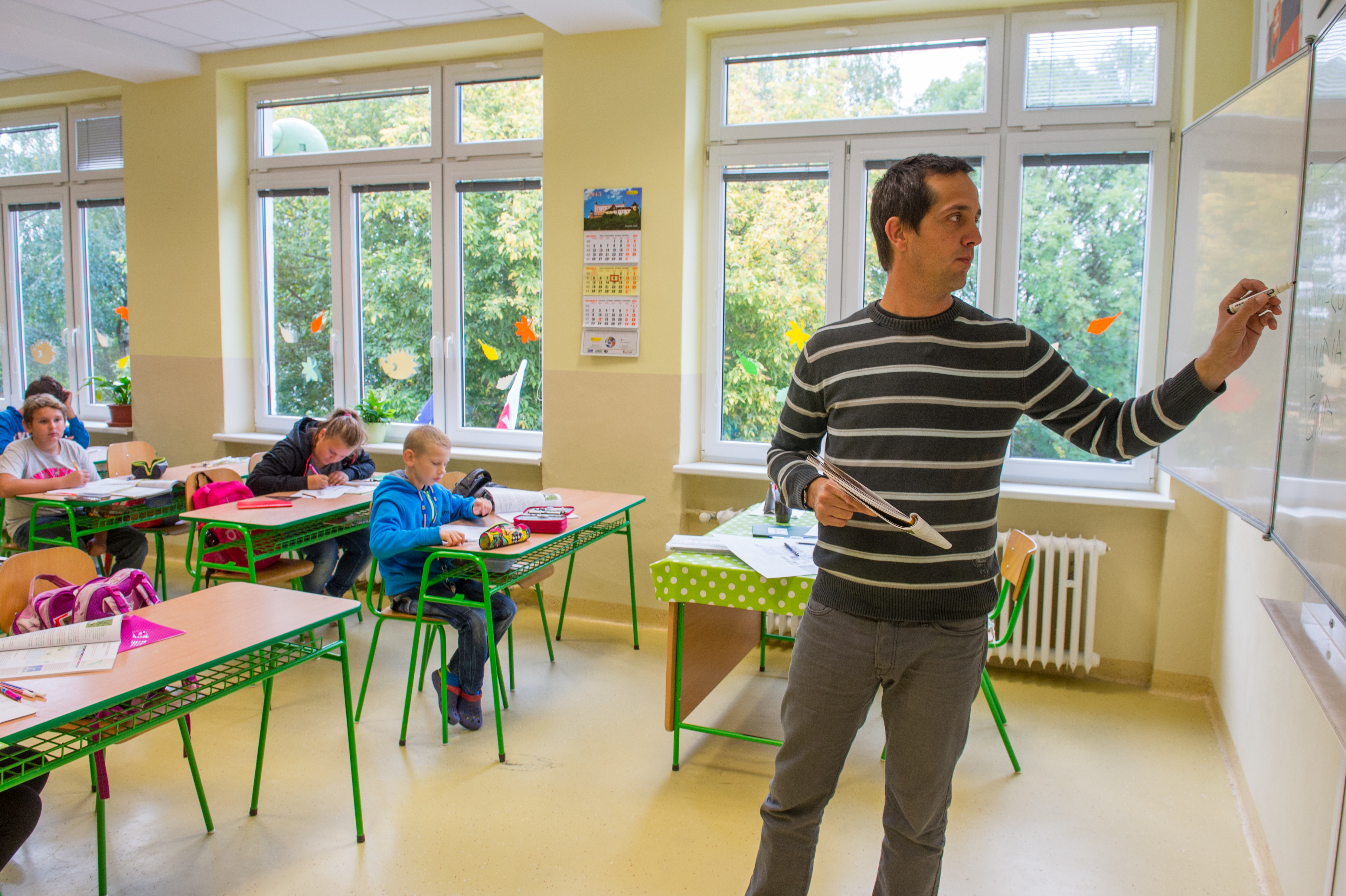 Nemá kto učiť. Riaditelia si niekedy mohli vyberať, teraz prijímajú aj menej kvalitných pedagógov