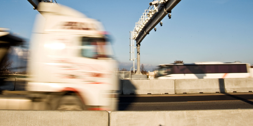 Polícia dá nákladným autám výnimku na dojazd na dva septembrové dni