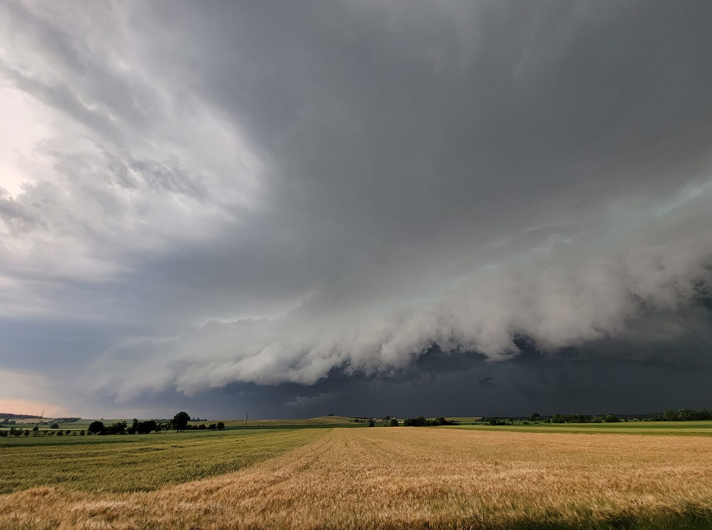 Meteorológovia varujú pred prívalovým dažďom na východe