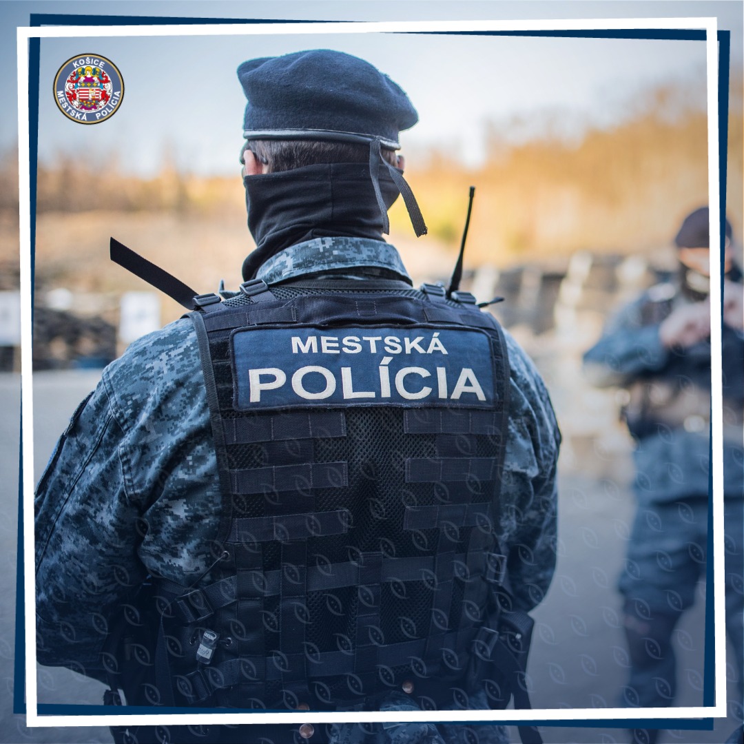 Košickí policajti ratovali opité dievča, ktoré bezvládne ležalo na ulici 