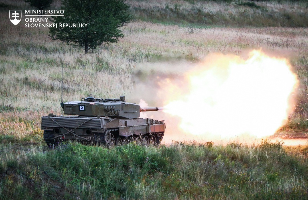 Trebišovskí tankisti absolvovali prvé bojové streľby z tankov Leopard 2A4