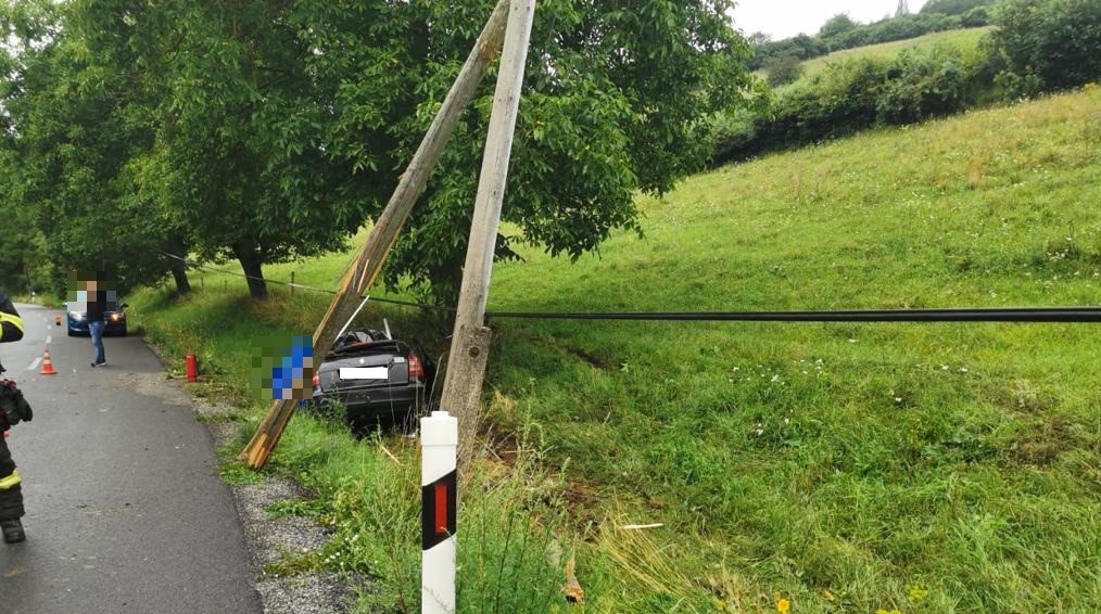 Pri dopravnej nehode v okrese Sabinov zahynul 25-ročný vodič auta