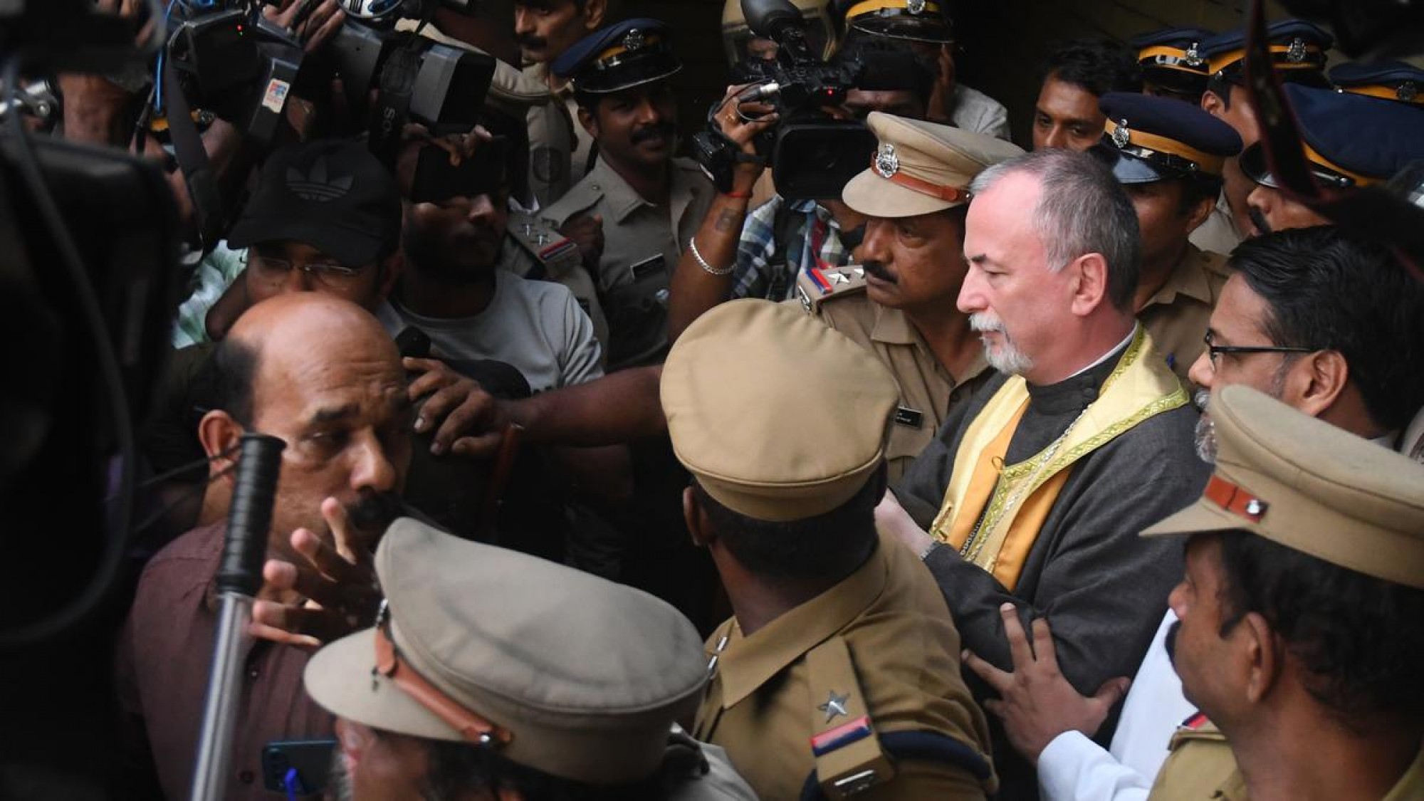 Ste s pápežom alebo proti nemu? Vzbúrení Indovia Cyrilovi Vasiľovi odkázali, že nie je na Slovensku