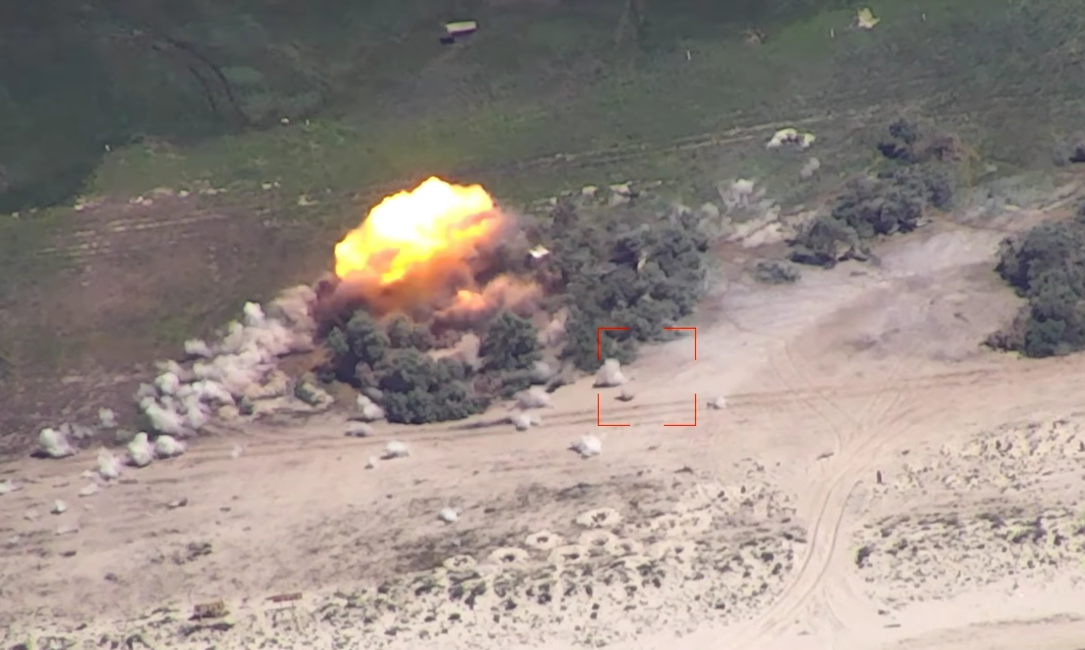 Jeden útok raketometom HIMARS zabil údajne až 200 ruských vojakov. Ukrajina sa pýši novým videom