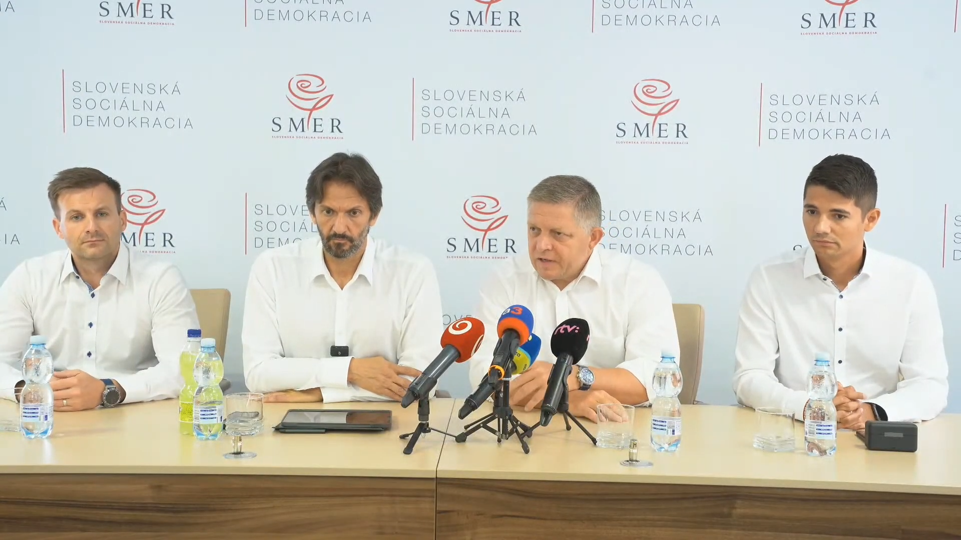 Fico chce pre zásah NAKA zvolať mimoriadnu schôdzu. Hamran a Lipšic si chcú zachrániť krk, Čaputová zásah podporuje, tvrdí