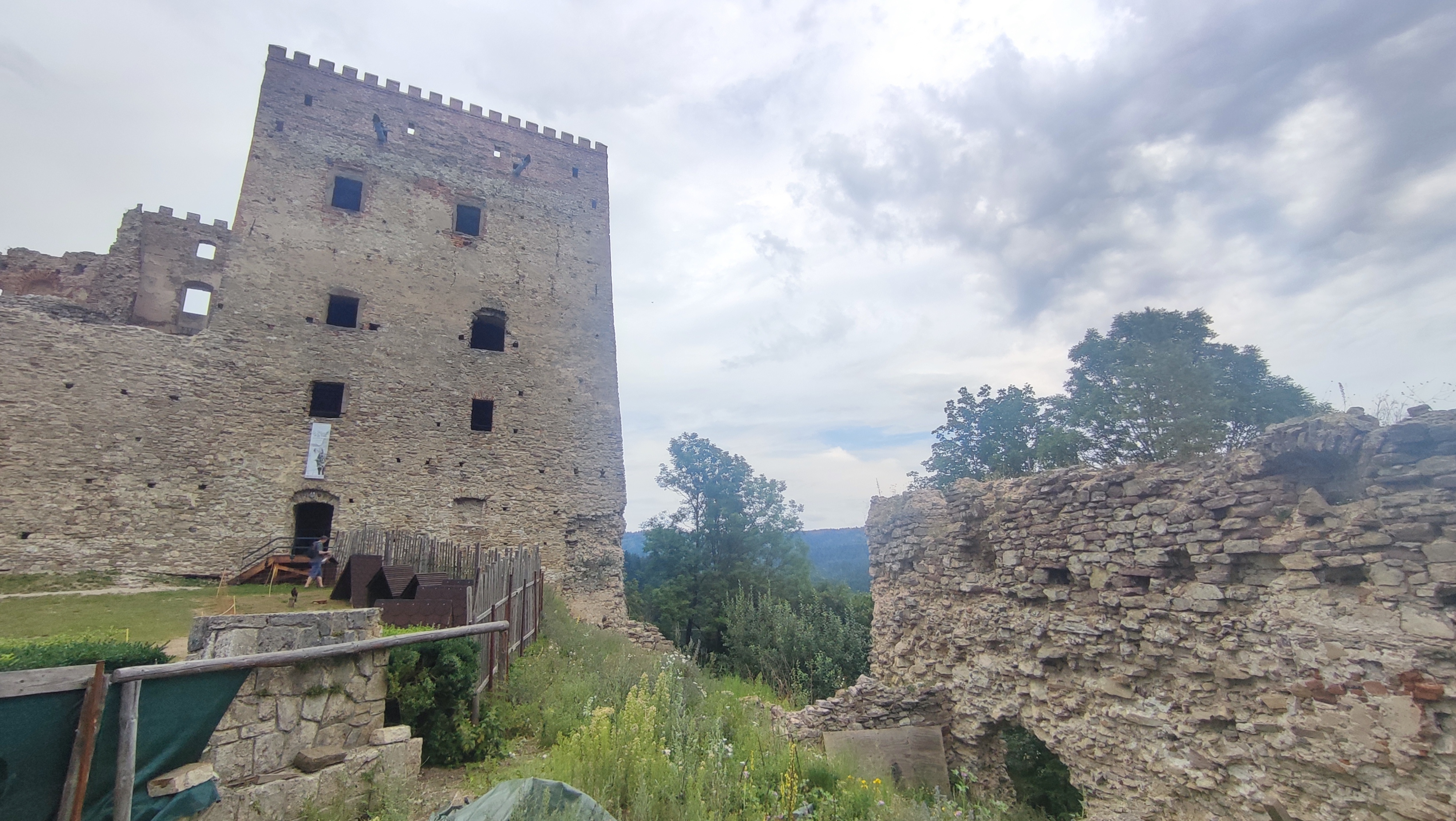 Hrad Ľubovňa a skanzen budú až do Vianoc zatvorené