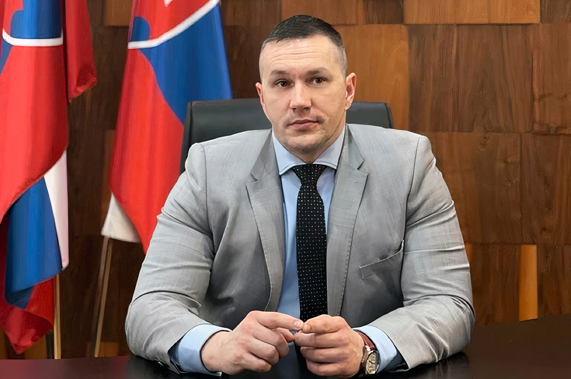 Obvinenia v akcii Rozuzlenie znejú vážne, ale vojna v polícii naďalej nemá kladného hrdinu