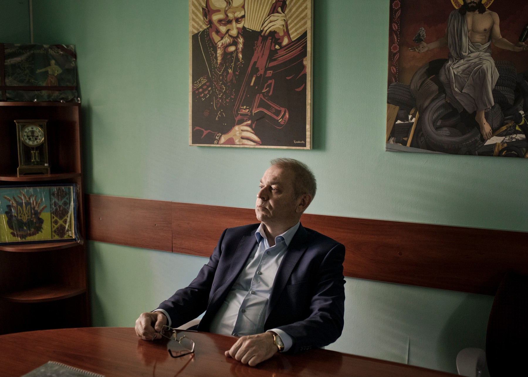 Najväčším súkromným dodávateľom zbraní pre Ukrajinu je muž, ktorého Zelenskyj nazval zločincom