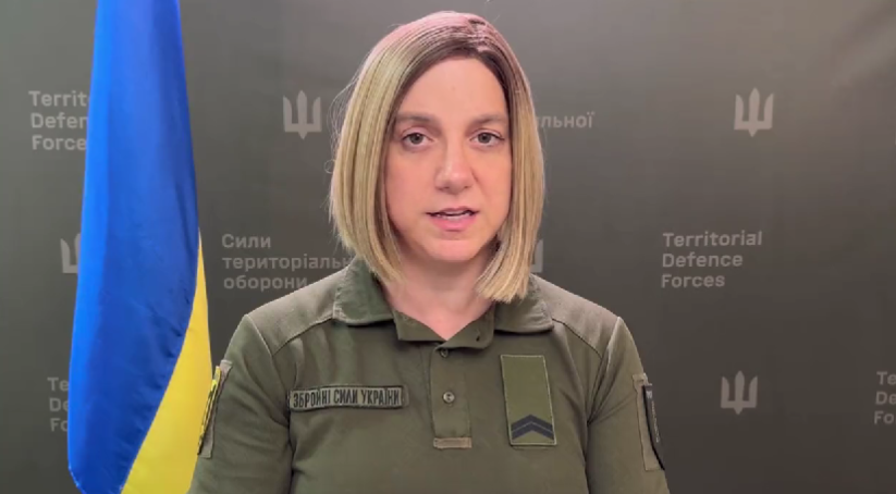 Transsexuálny hovorca ukrajinskej armády odvolal bojkot CNN. Z článku musela vymazať výraz „západní žoldnieri“