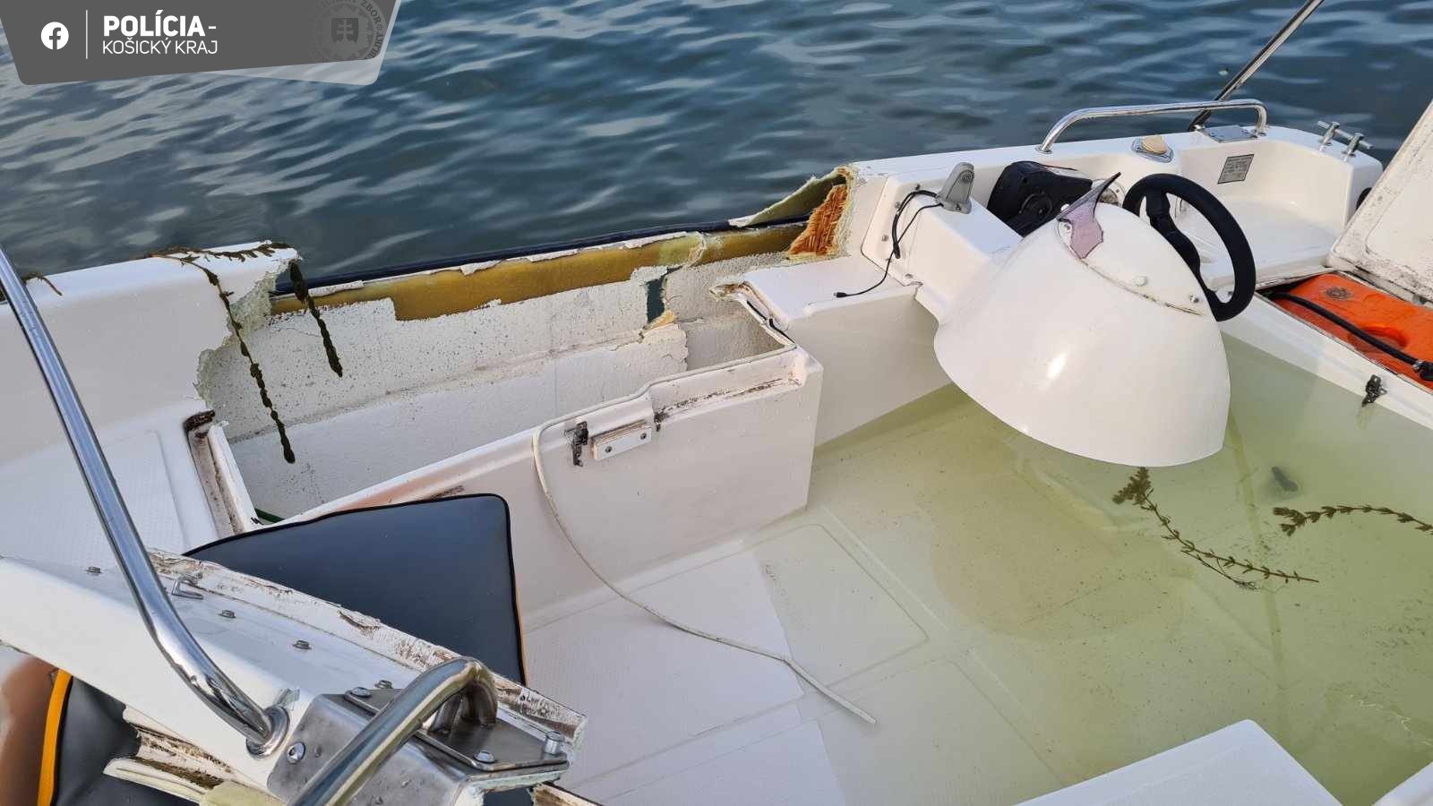 Polícia vyšetruje zrážku dvoch člnov na Zemplínskej Šírave. Zranili sa dospelí aj deti.