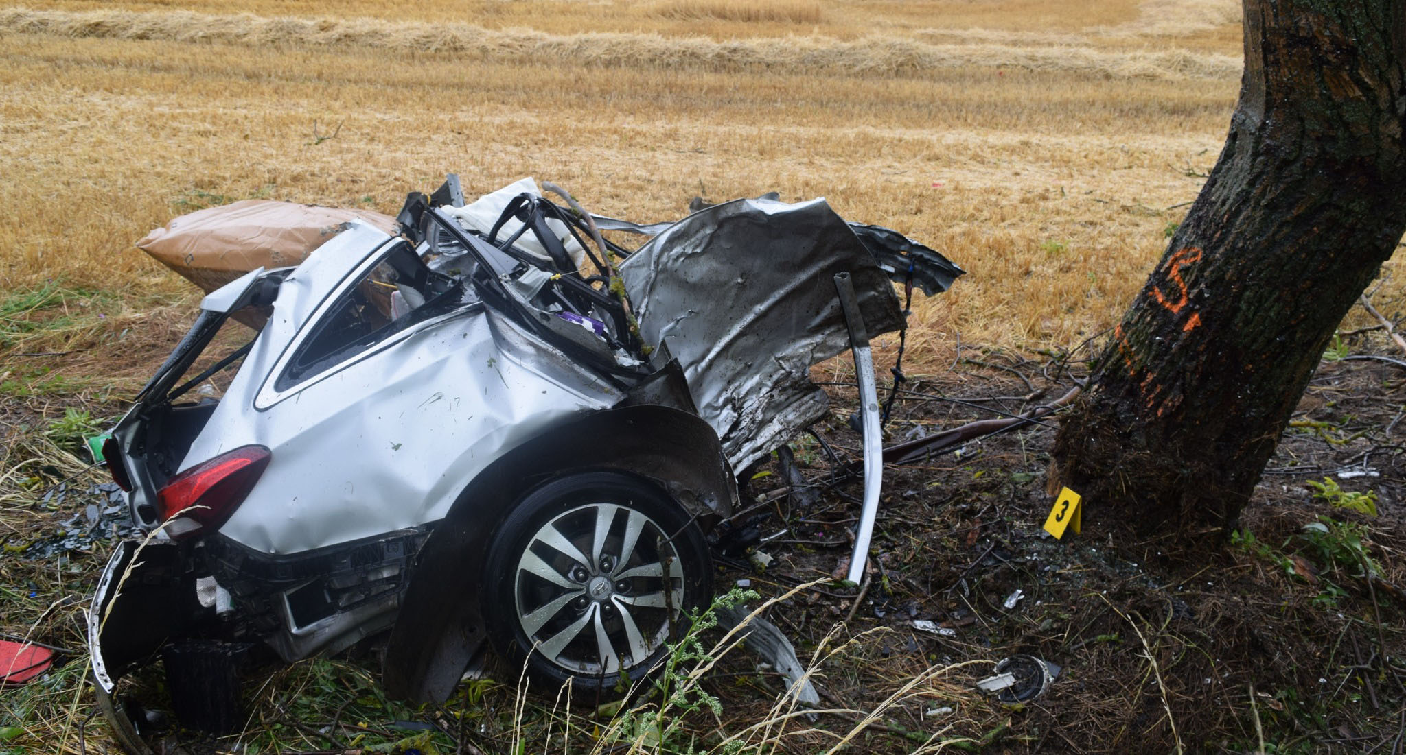 Hrozivá nehoda: Z auta zostala len kopa šrotu