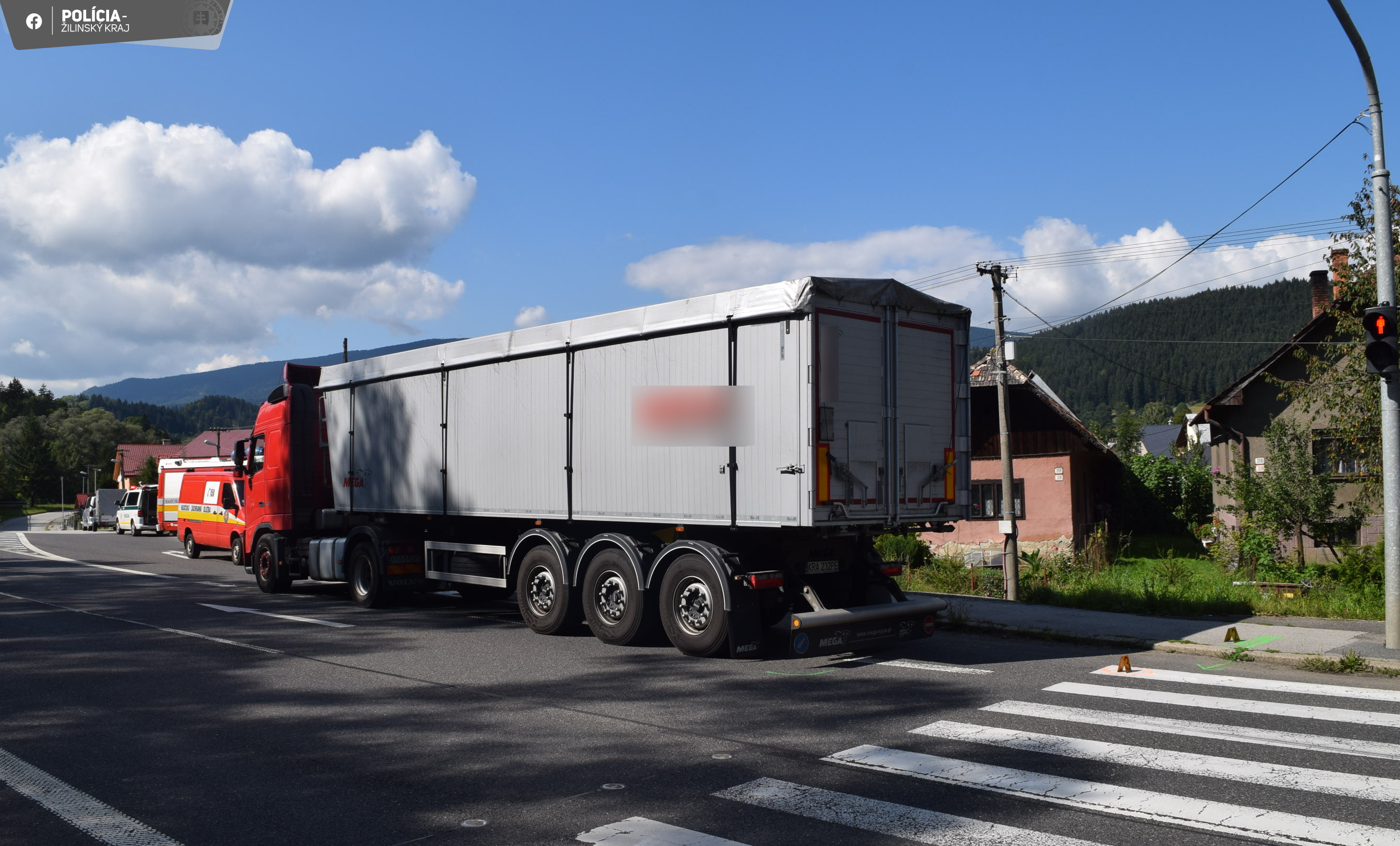 Tragická nehoda. Pod kamiónom skončila opitá dôchodkyňa