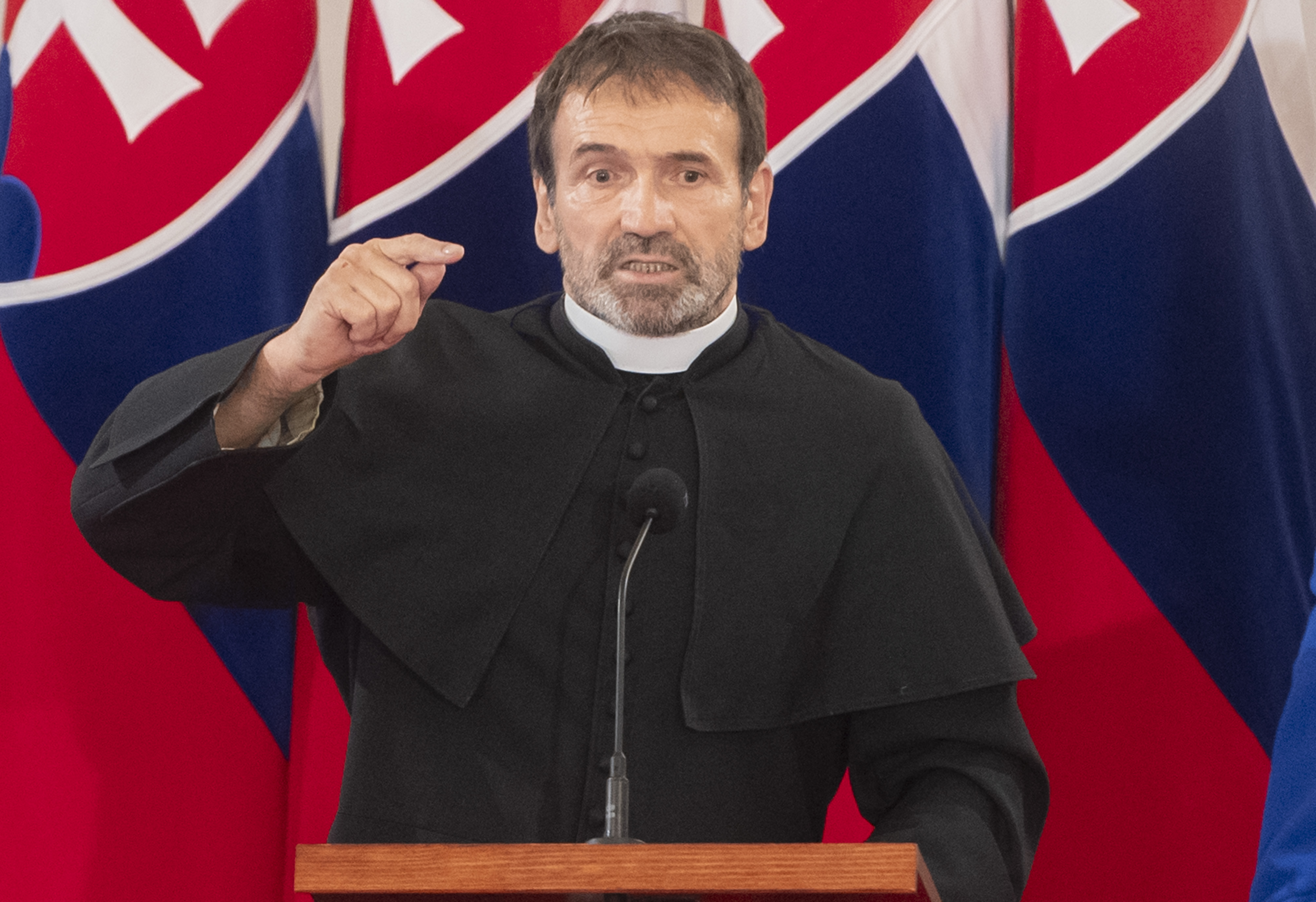 Farár Kuffa reaguje na kritiku: Spolubrat Halík sa bude spovedať pred Bohom